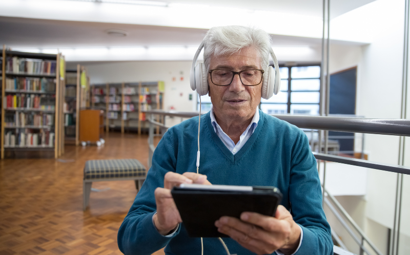 How Daily Exposure to Blue Light is Accelerating Aging and What We Can Do About It-BlockBlueLight